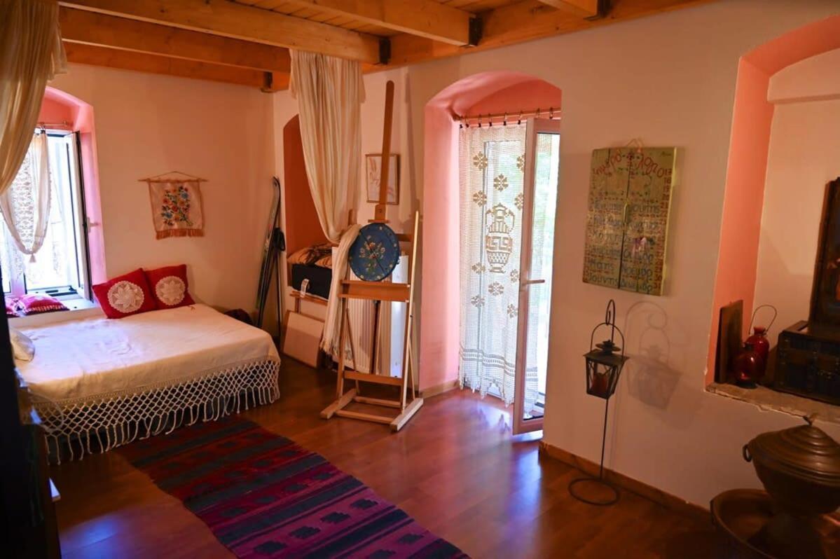 Kalavrita Winter Retreat - Homely Spacious Chalet Áno Vlasía Buitenkant foto