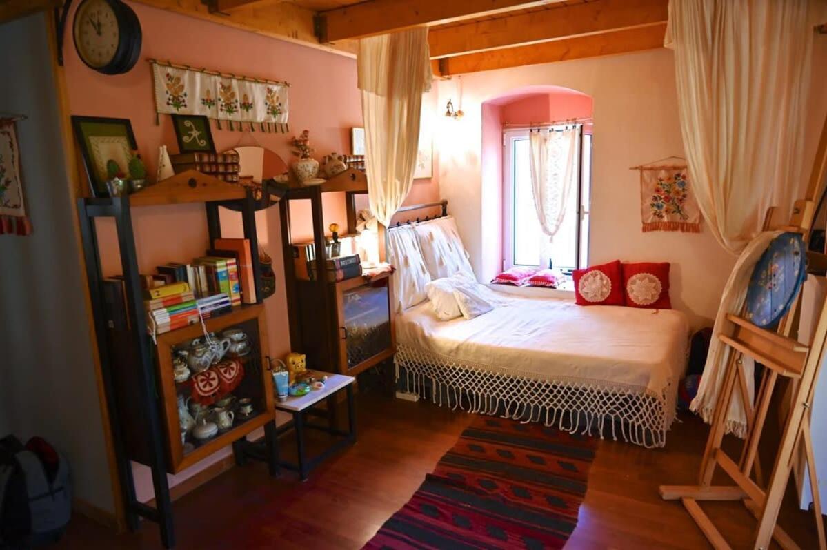Kalavrita Winter Retreat - Homely Spacious Chalet Áno Vlasía Buitenkant foto